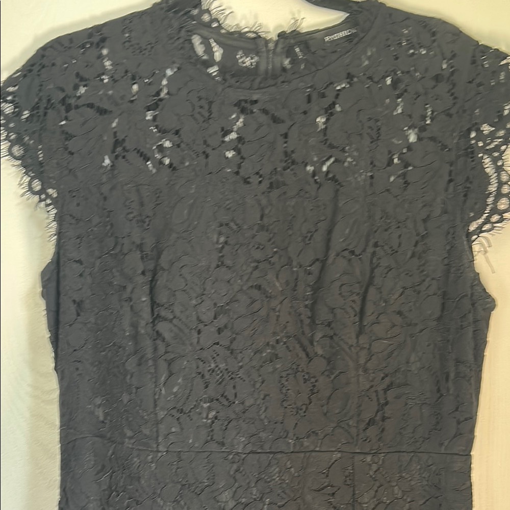 Elegant Black Lace Dress - Picture 2 of 6